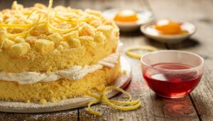 Come fare la torta mimosa in 30 minuti secondo i pasticcieri del Gambero Rosso